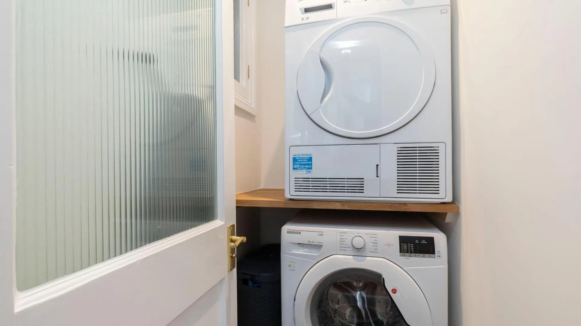 Charming Two Bedroom Apartment In Fairview Cheltenham