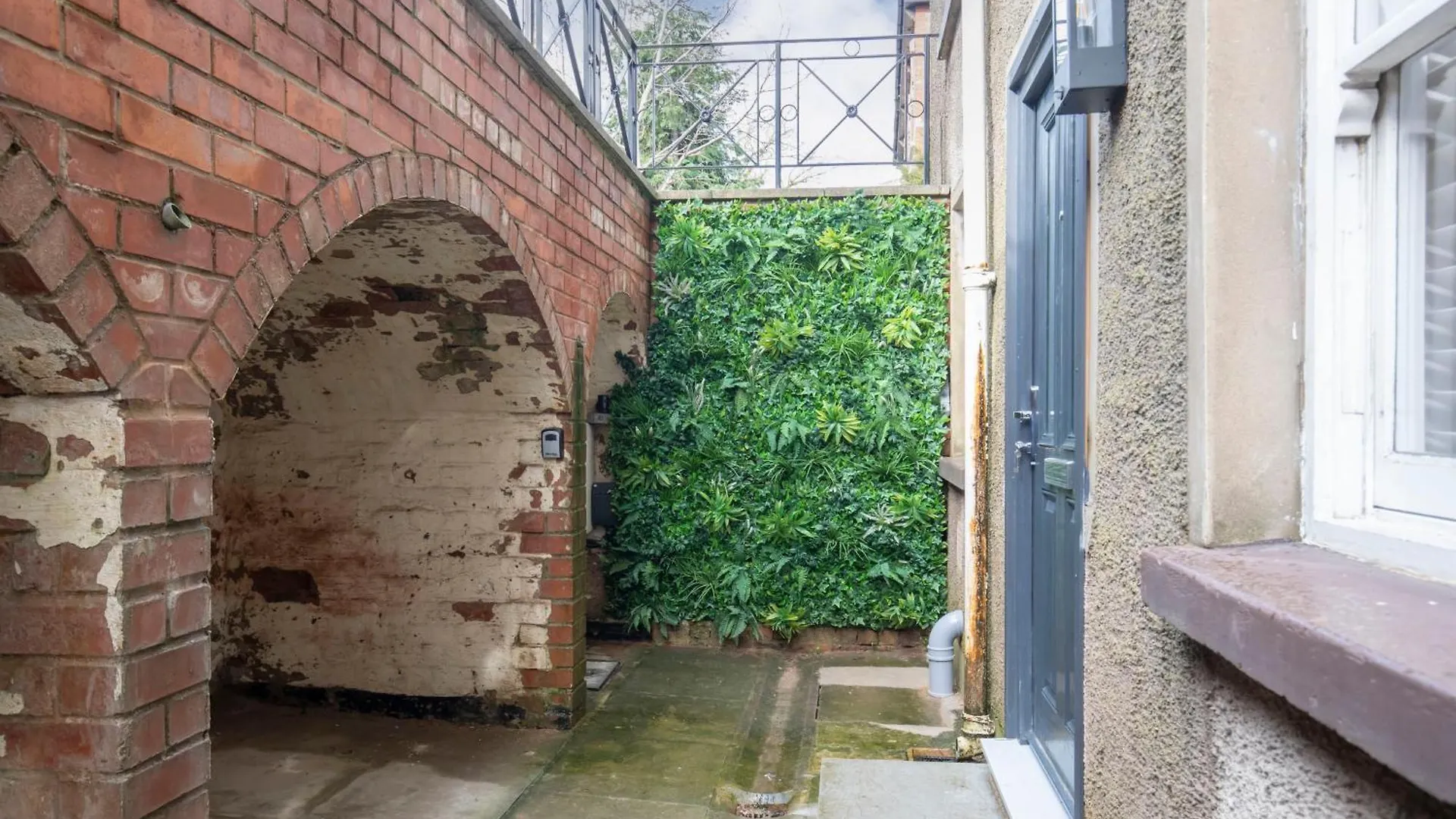 Charming Two Bedroom Apartment In Fairview Cheltenham United Kingdom
