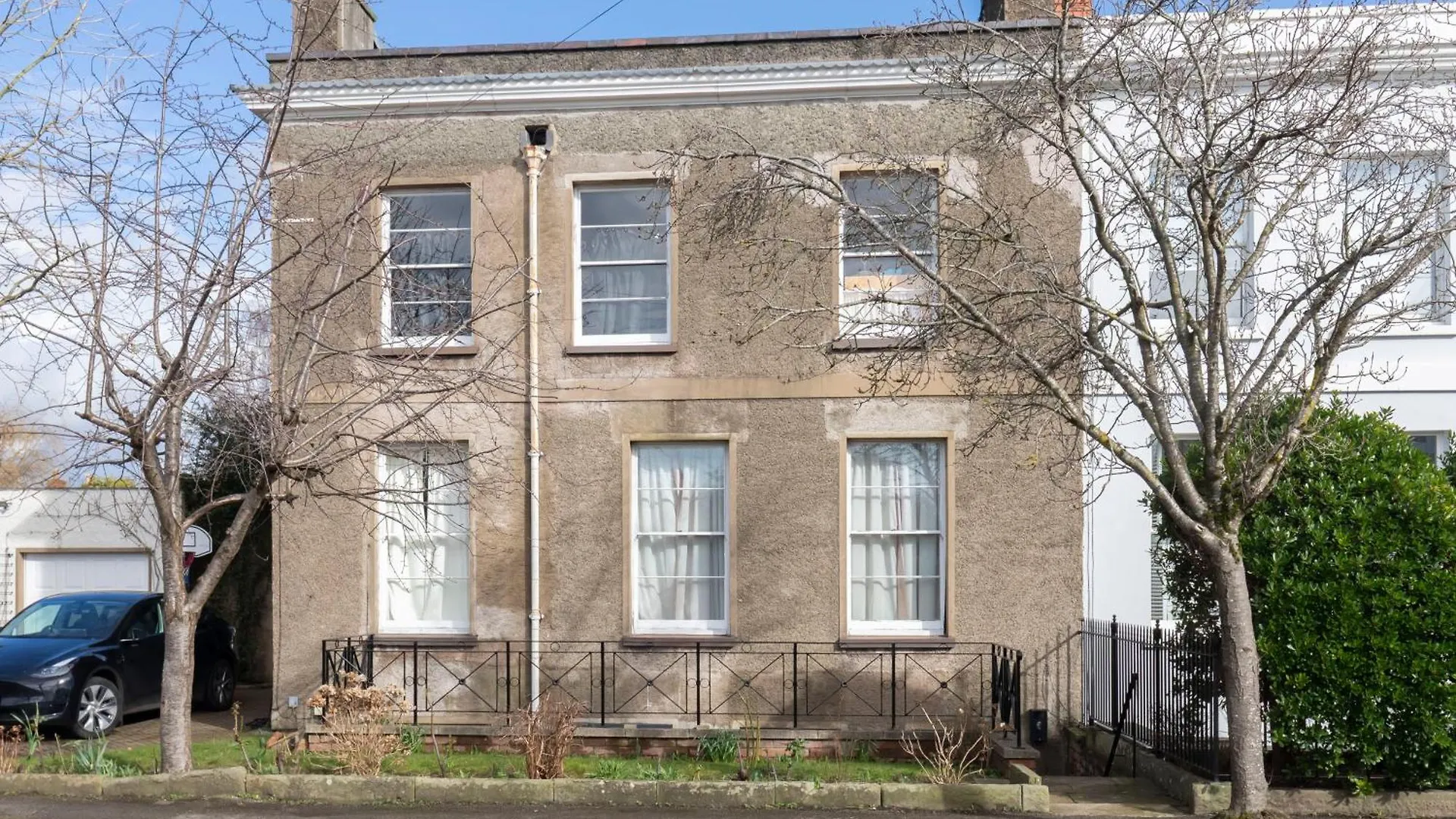 Charming Two Bedroom Apartment In Fairview Cheltenham 0*,