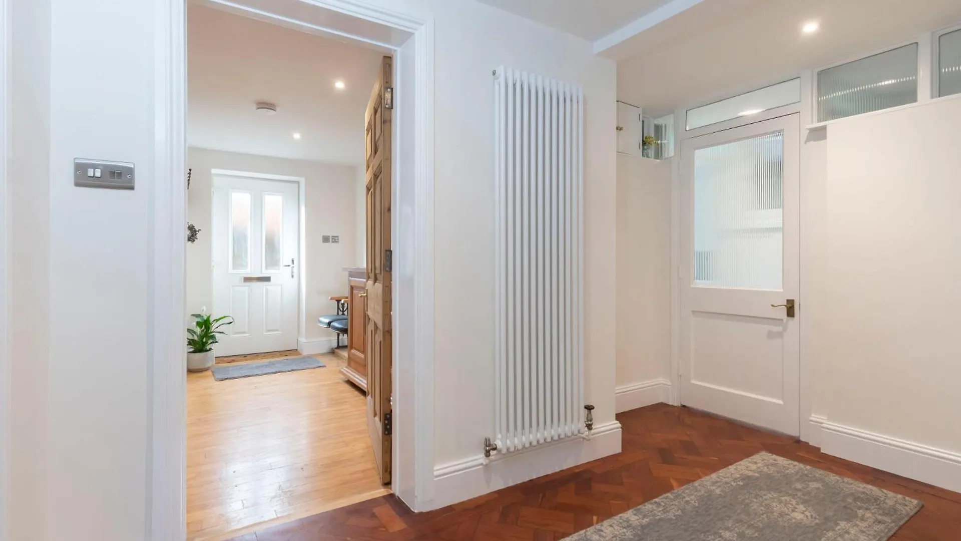 Charming Two Bedroom Apartment In Fairview Cheltenham United Kingdom
